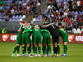 WATCH: Hungary fans boo Irelan...